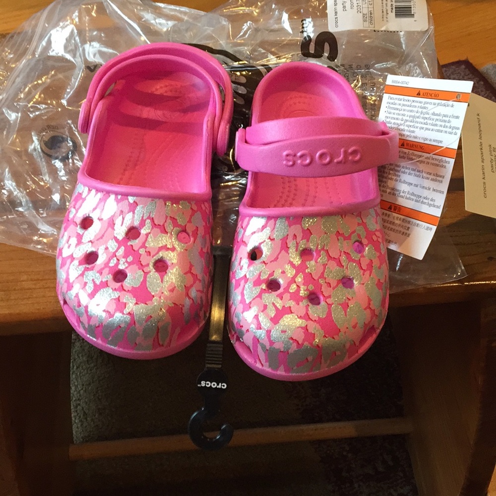 Kids pink army print crocs